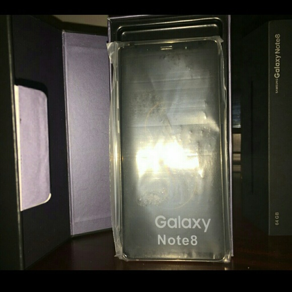Samsung Note 8 - Picture 2 of 3